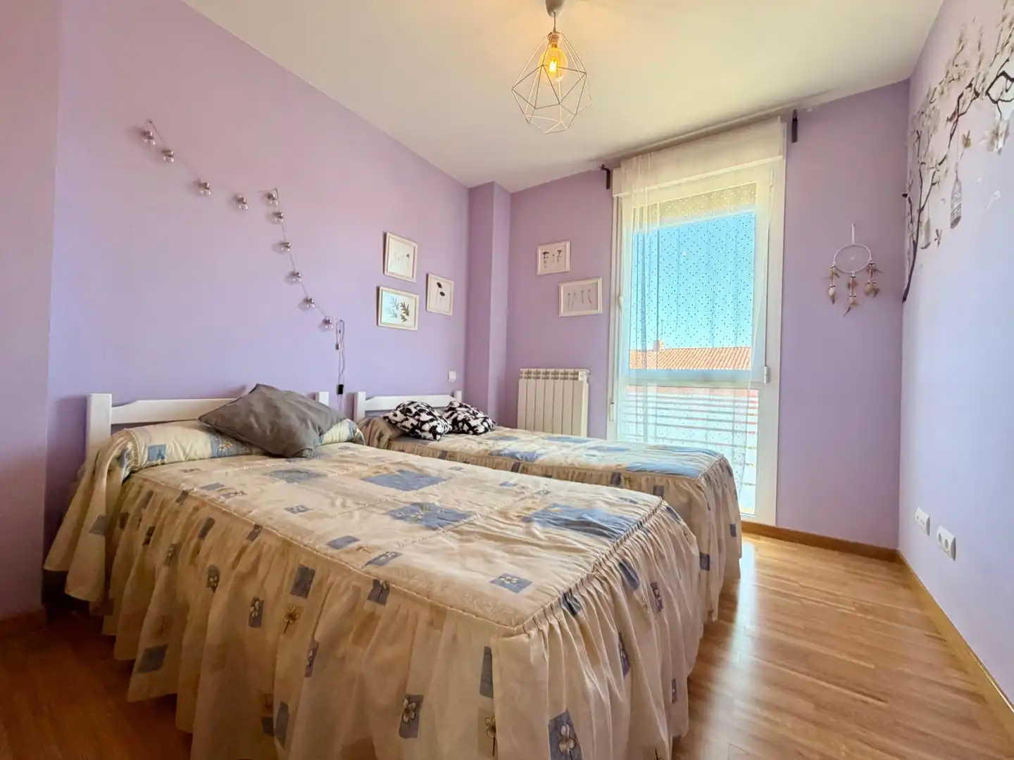 Habitación de Casa adosada en venta en Valdorros con Calefacción, Jardín privado y Terraza