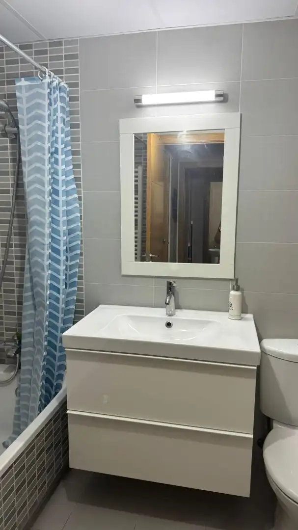 Bathroom of Flat for sale in Tres Cantos  with Heating, Parquet flooring and Terrace