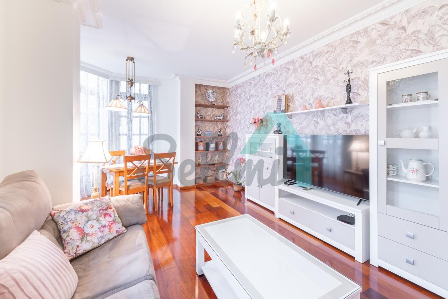 Living room of Flat for sale in Gijón   with Heating, Parquet flooring and Storage room