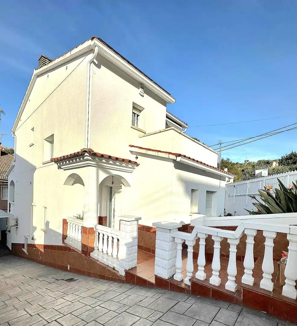 Vista exterior de Casa o chalet en venta en Calafell con Aire acondicionado, Calefacción y Jardín privado
