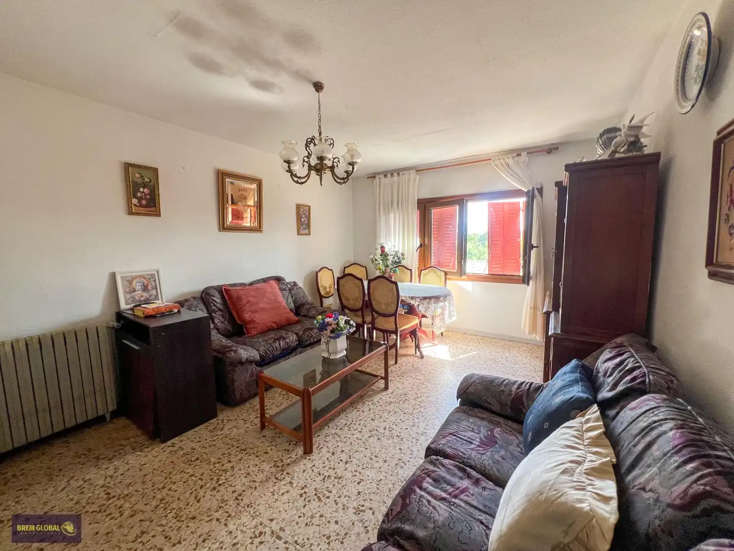 Sala d'estar de Casa adosada en venda en Bustarviejo amb Calefacció, Terrassa i Balcó