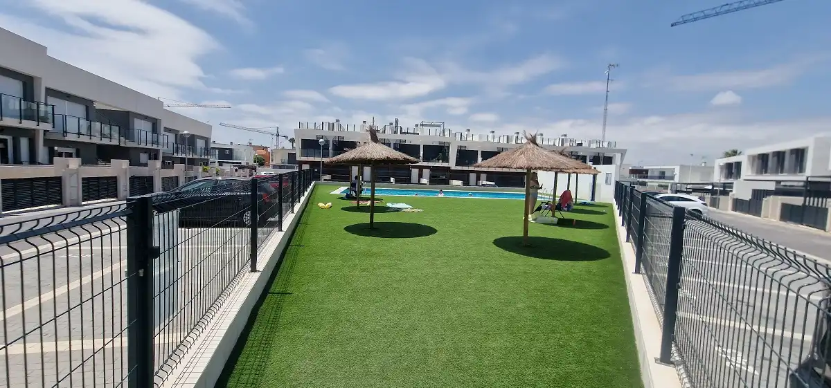 Terraza de Casa adosada de alquiler en Santa Pola con Aire acondicionado, Jardín privado y Amueblado