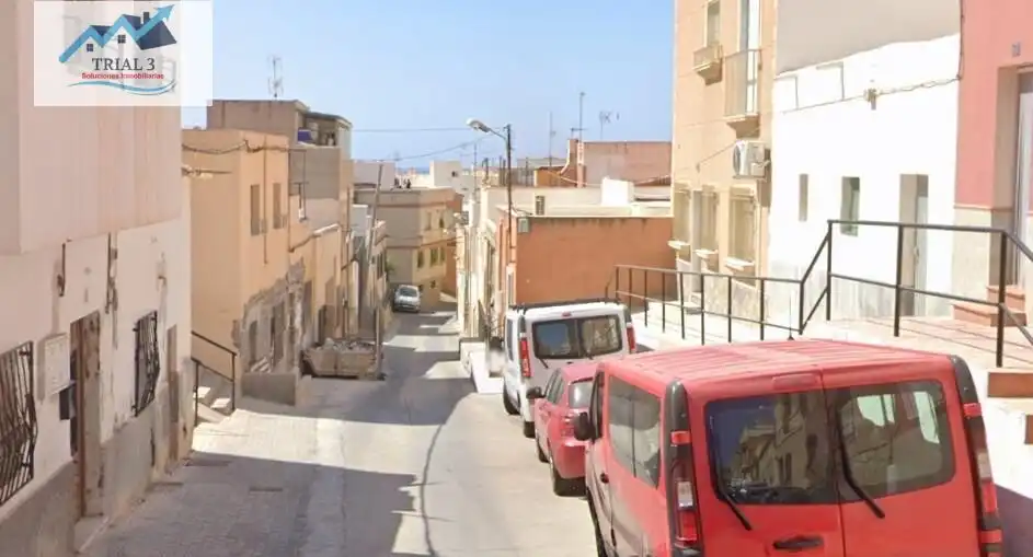 House for sale in Calle REMO