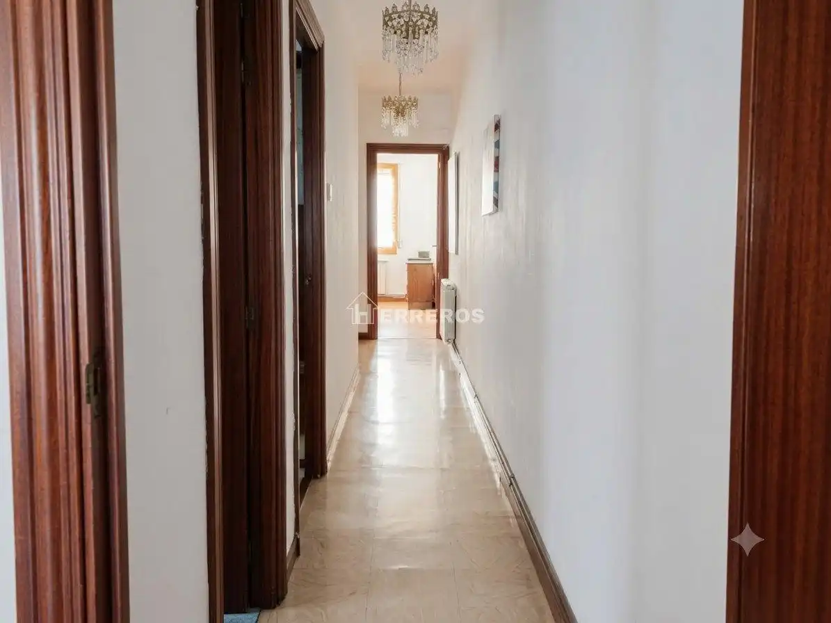 Apartamento en venta en Navarrete con Calefacción, Parquet y Terraza