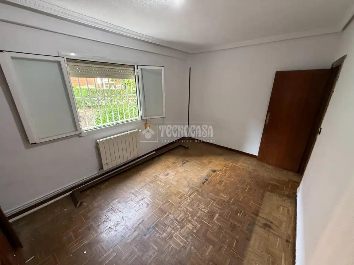 Bedroom of Flat for sale in Madrid