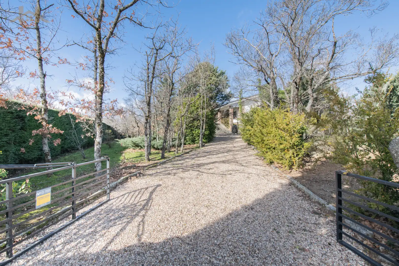 Vista exterior de Casa o xalet en venda en Moralzarzal amb Calefacció, Jardí privat i Terrassa