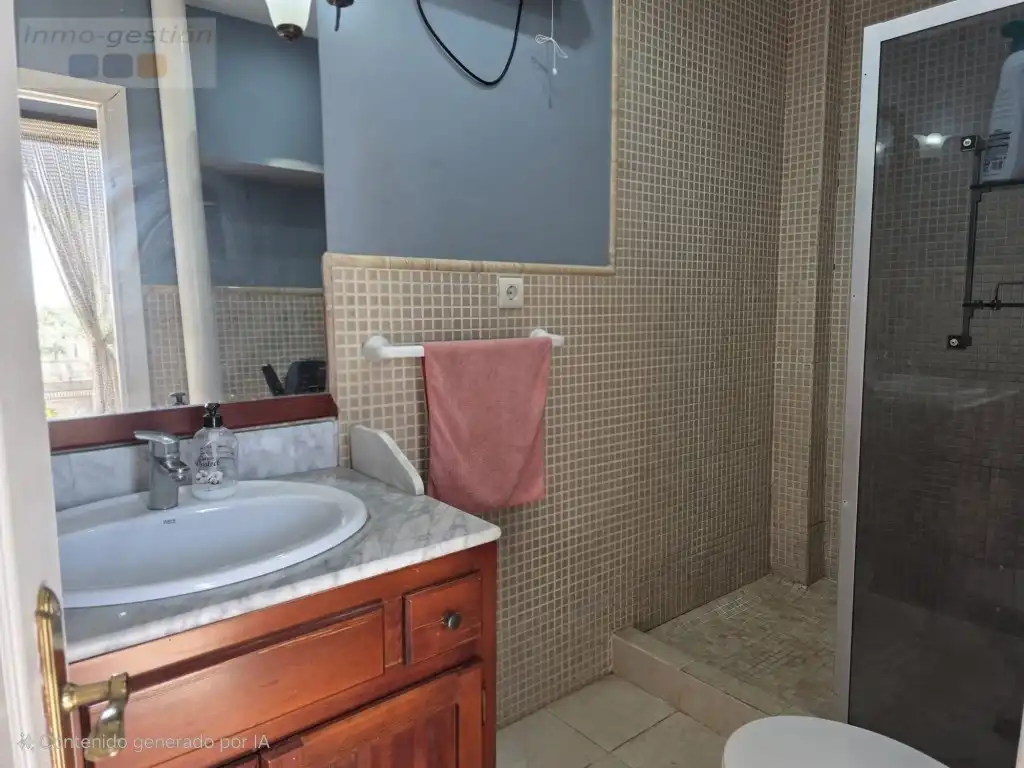Bathroom of Office for sale in Manilva