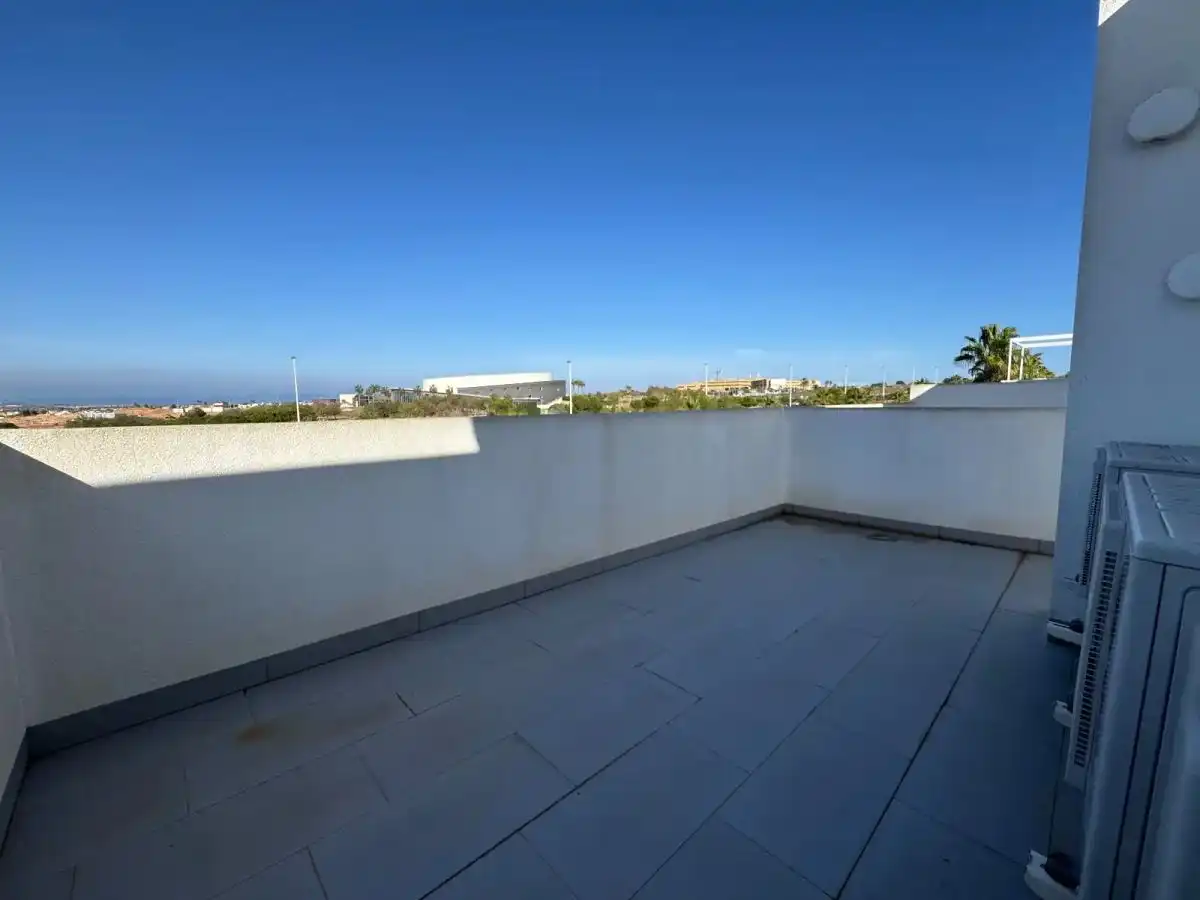 Terraza de Casa adosada en venta en Torrevieja con Aire acondicionado, Jardín privado y Amueblado