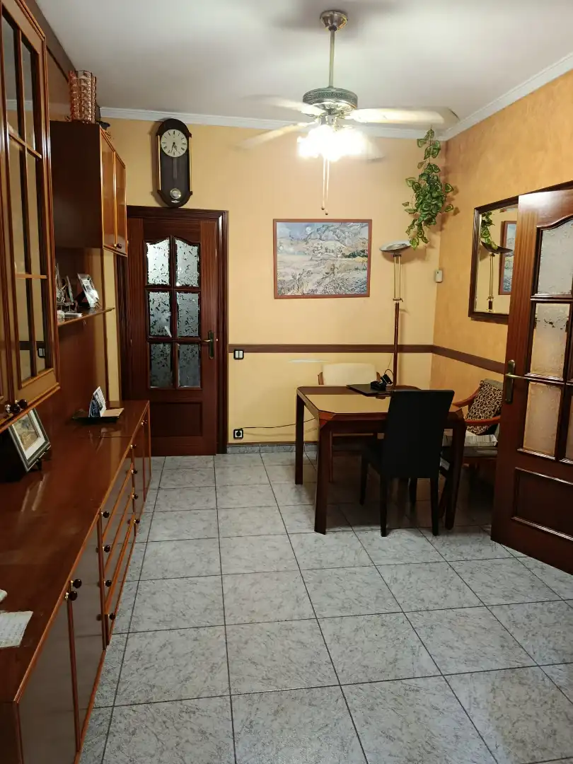 Comedor de Piso en venta en Badalona con Calefacción y Balcón