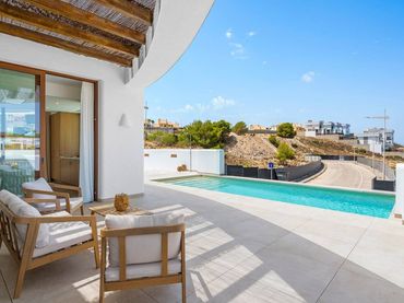 Casa amb balcó en venda a Algorfa