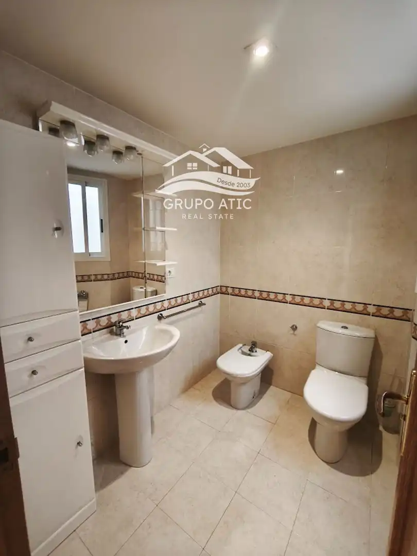Baño de Apartamento en venta en Burriana / Borriana con Calefacción, Terraza y Amueblado