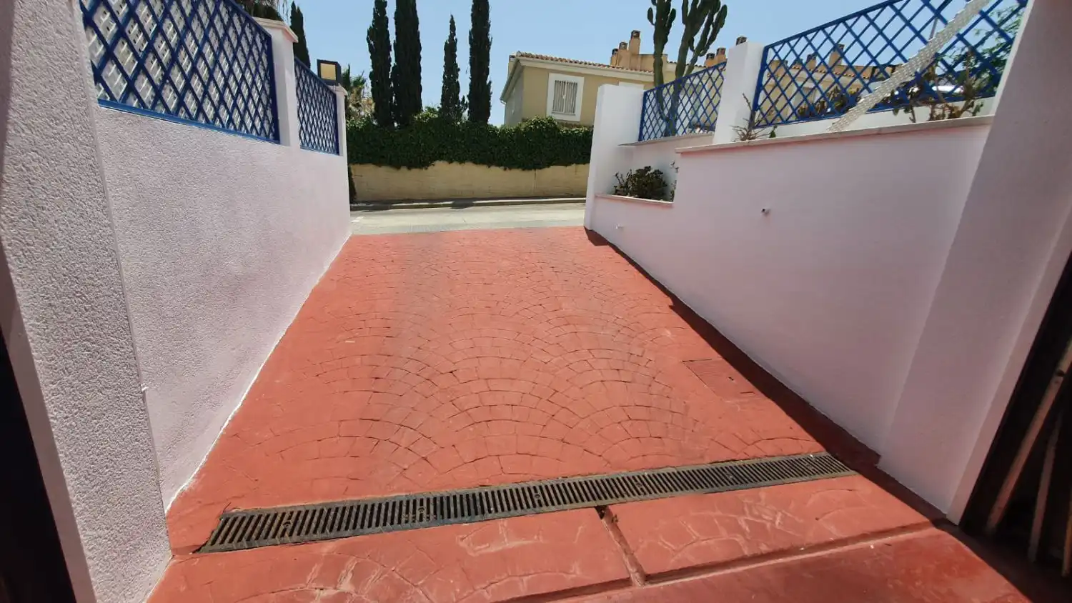 Vista exterior de Casa adosada en venta en Torremolinos con Terraza y Trastero