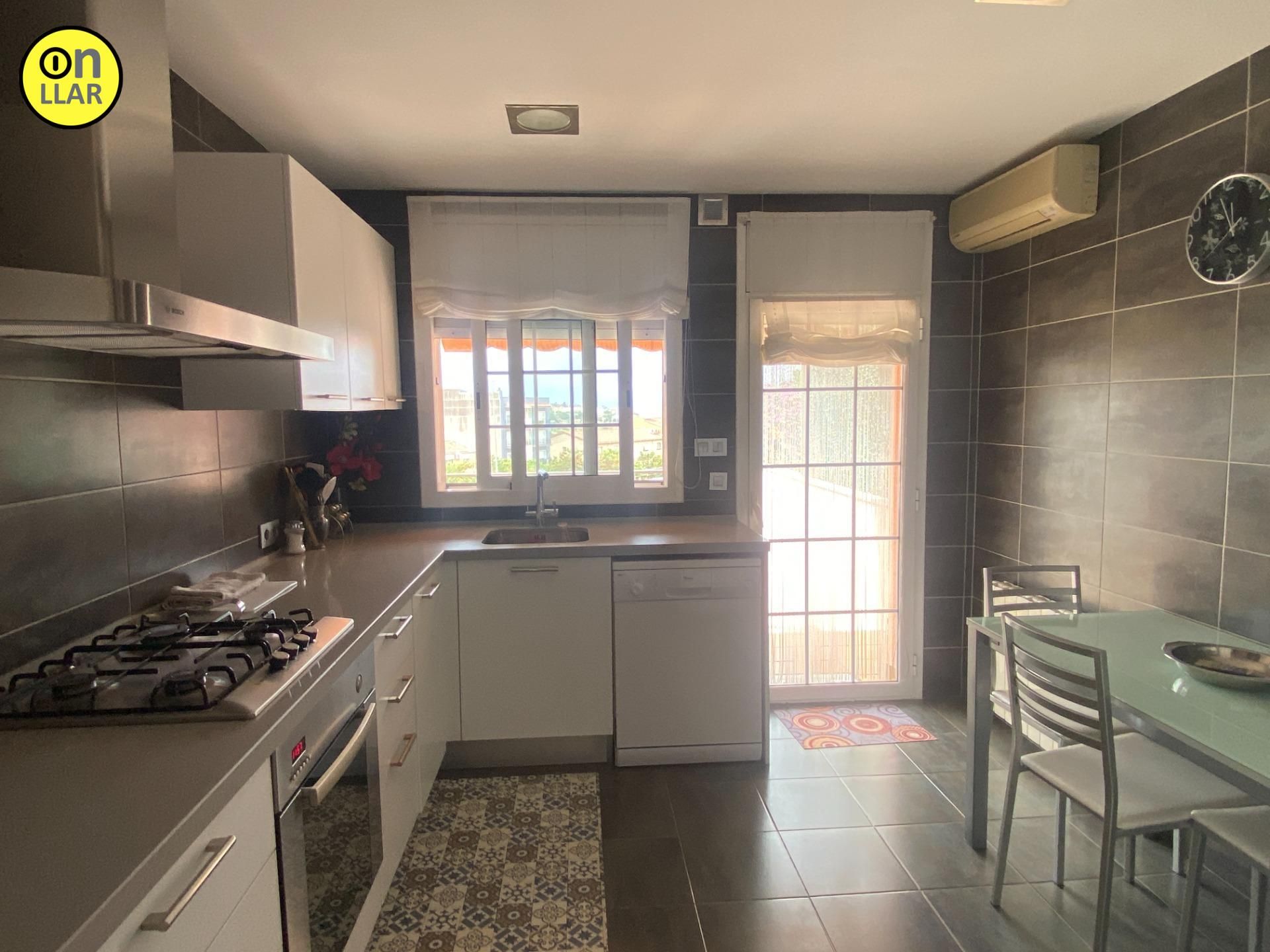 Cuina de Casa o xalet en venda en Les Franqueses del Vallès amb Terrassa