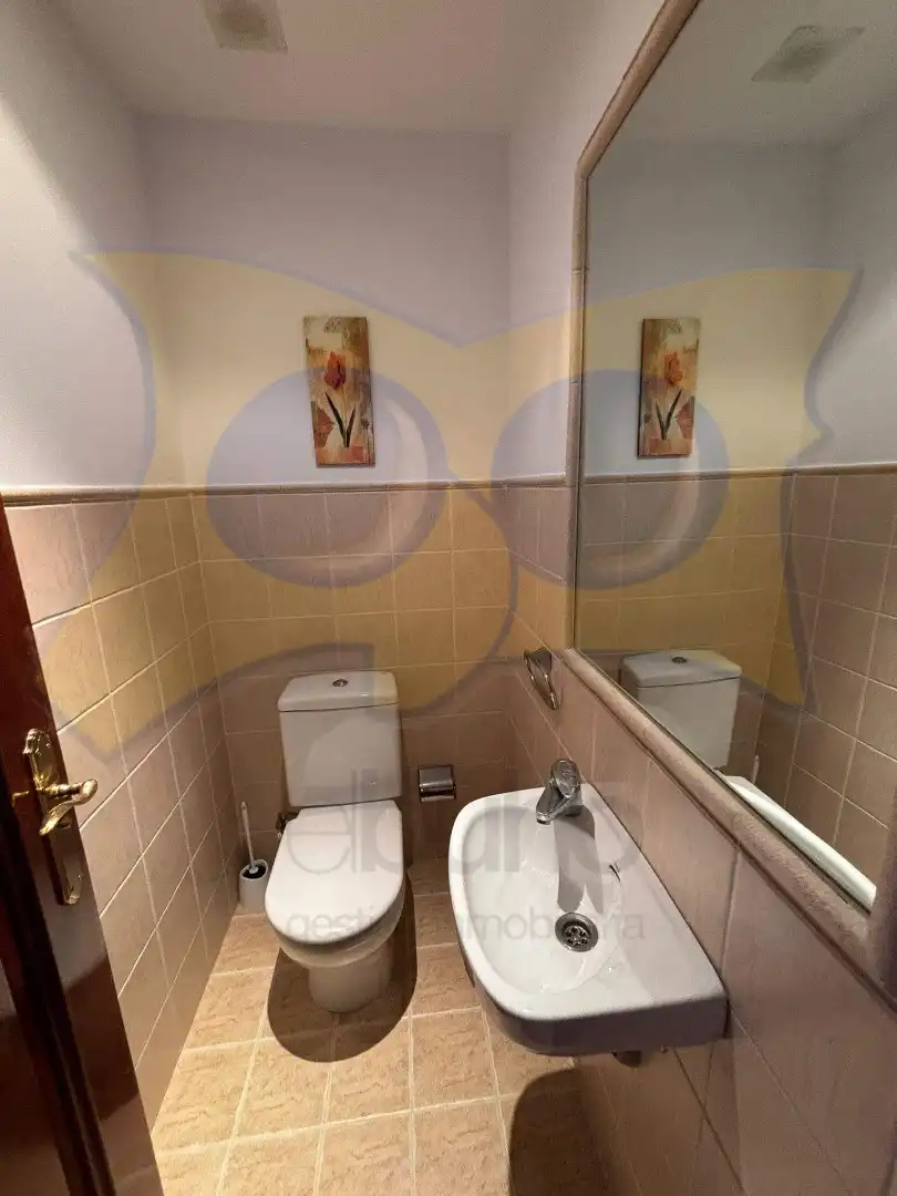 Bathroom of Flat for sale in Salamanca  with Heating, Parquet flooring and Washing machine
