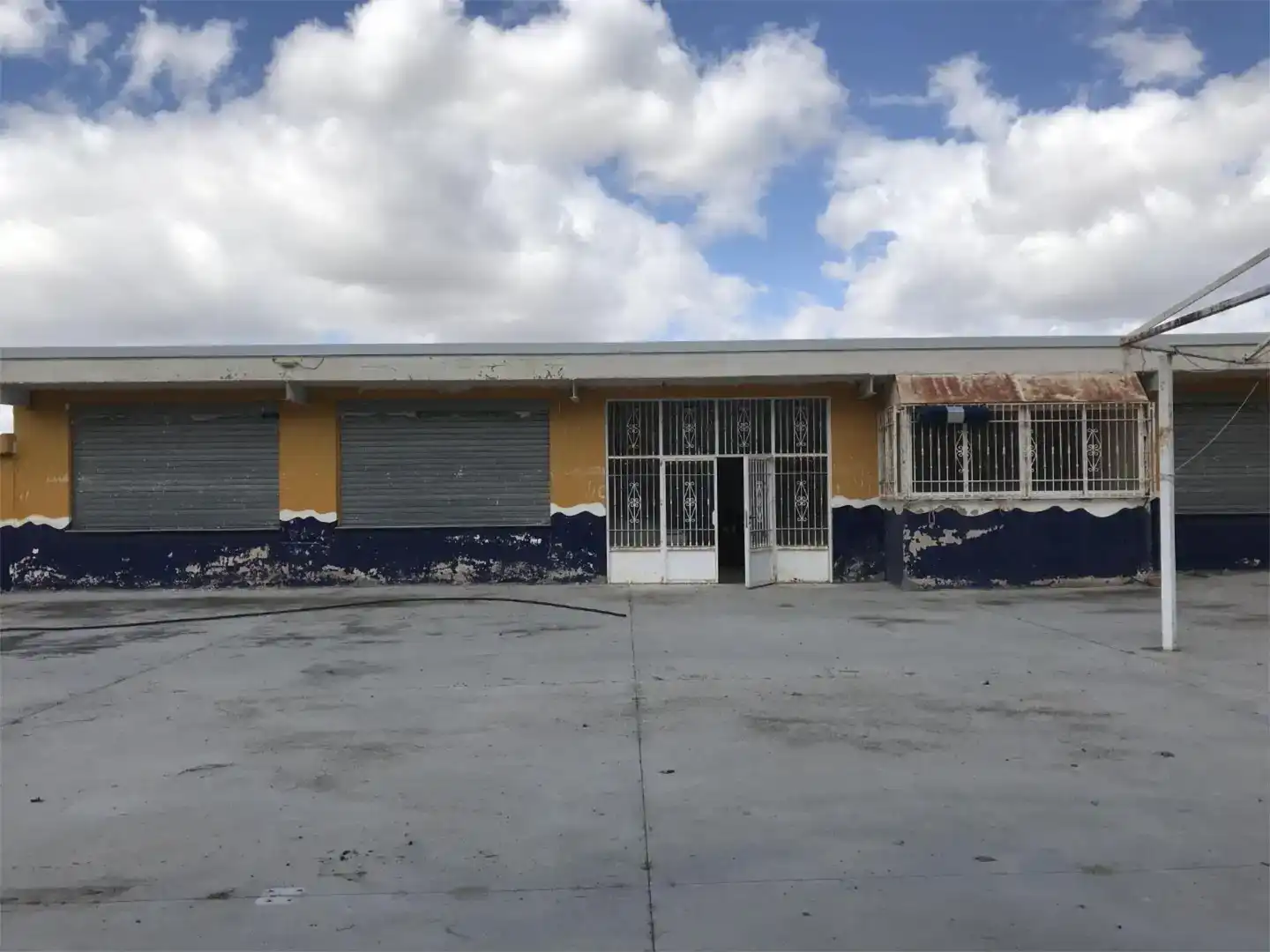 Exterior view of Commercial properties for sale in Huesa  with Furnished