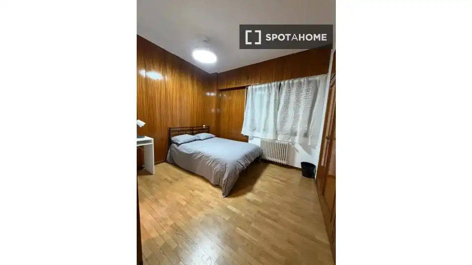 Bedroom of Flat for rent in Madrid  with Air Conditioner, Heating and Furnished