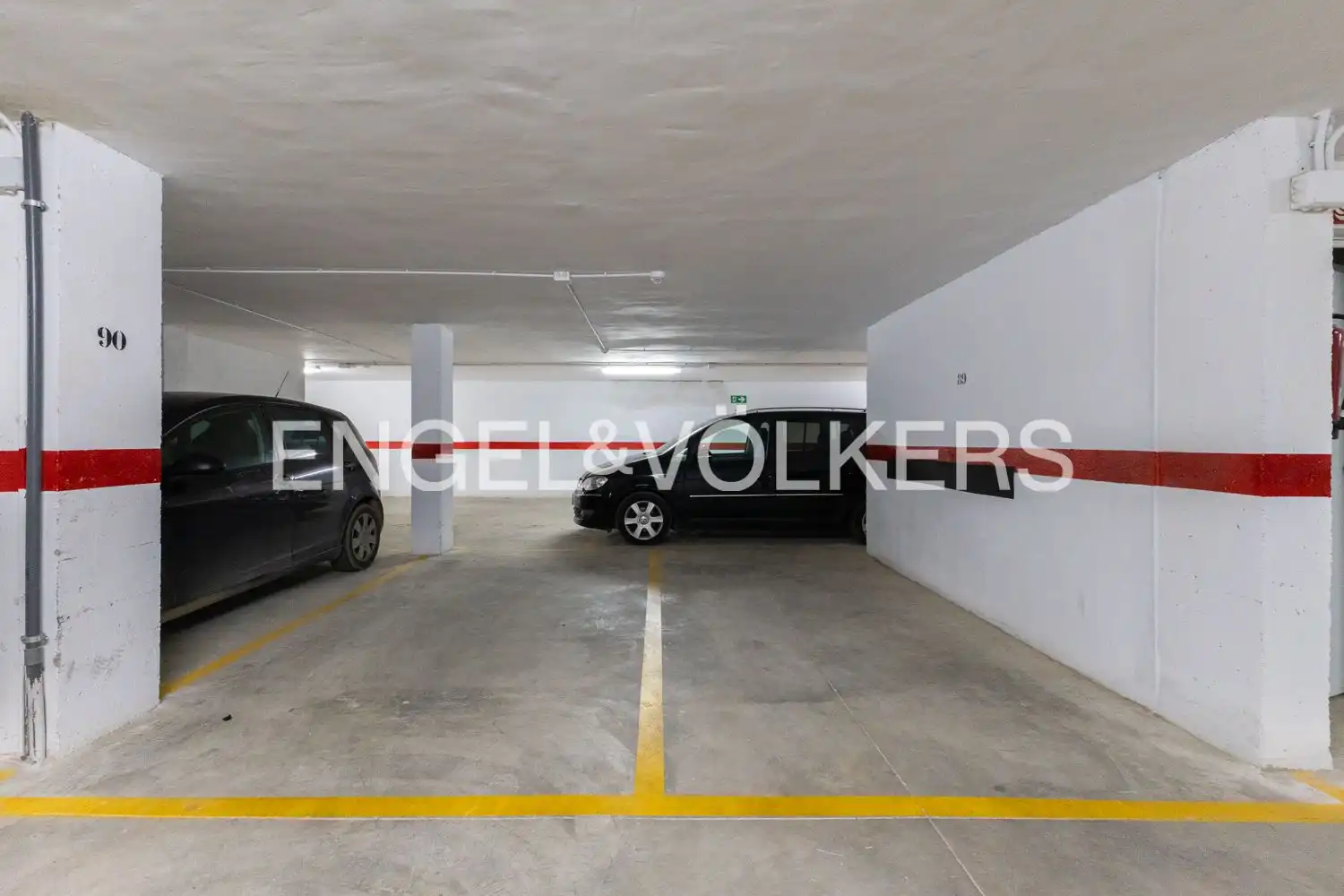 Parking de Ático de alquiler en Rafelbuñol / Rafelbunyol con Aire acondicionado, Calefacción y Jardín privado