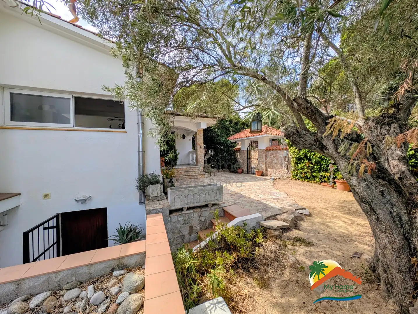 Vista exterior de Casa o xalet en venda en Lloret de Mar amb Calefacció, Jardí privat i Terrassa