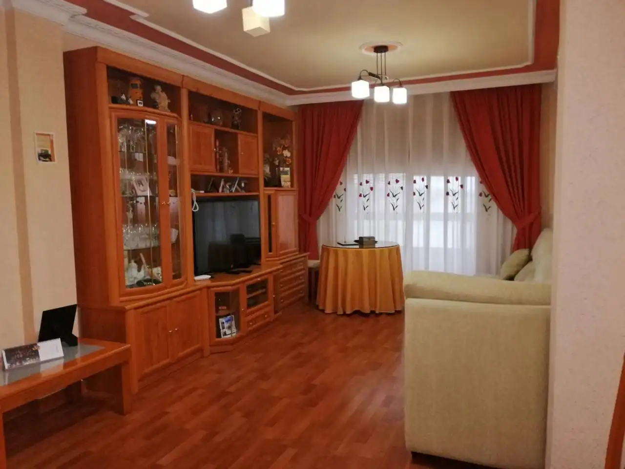 Living room of Flat for sale in Hellín  with Air Conditioner, Furnished and Balcony