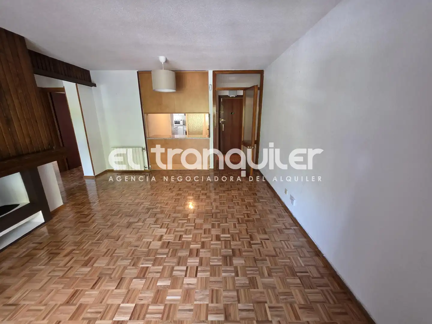 Living room of Flat for rent in Madrid  with Air Conditioner, Parquet flooring and Terrace
