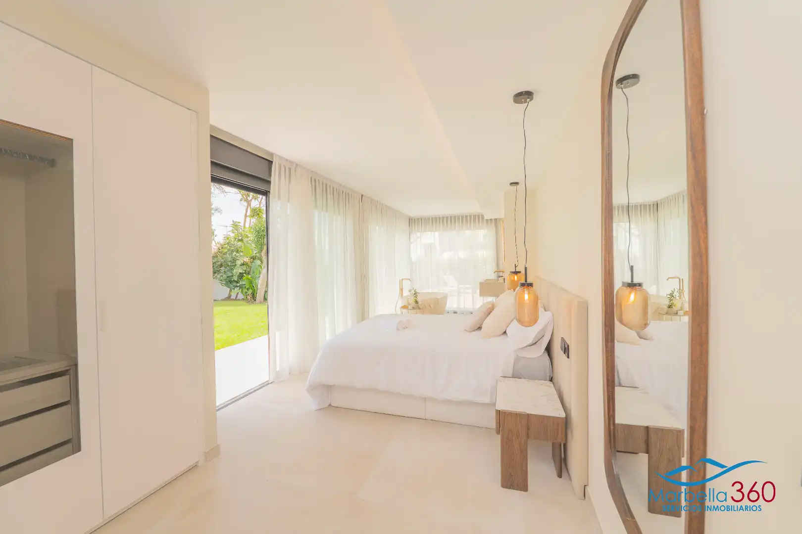 Habitación de Casa o chalet en venta en Estepona con Aire acondicionado, Calefacción y Jardín privado