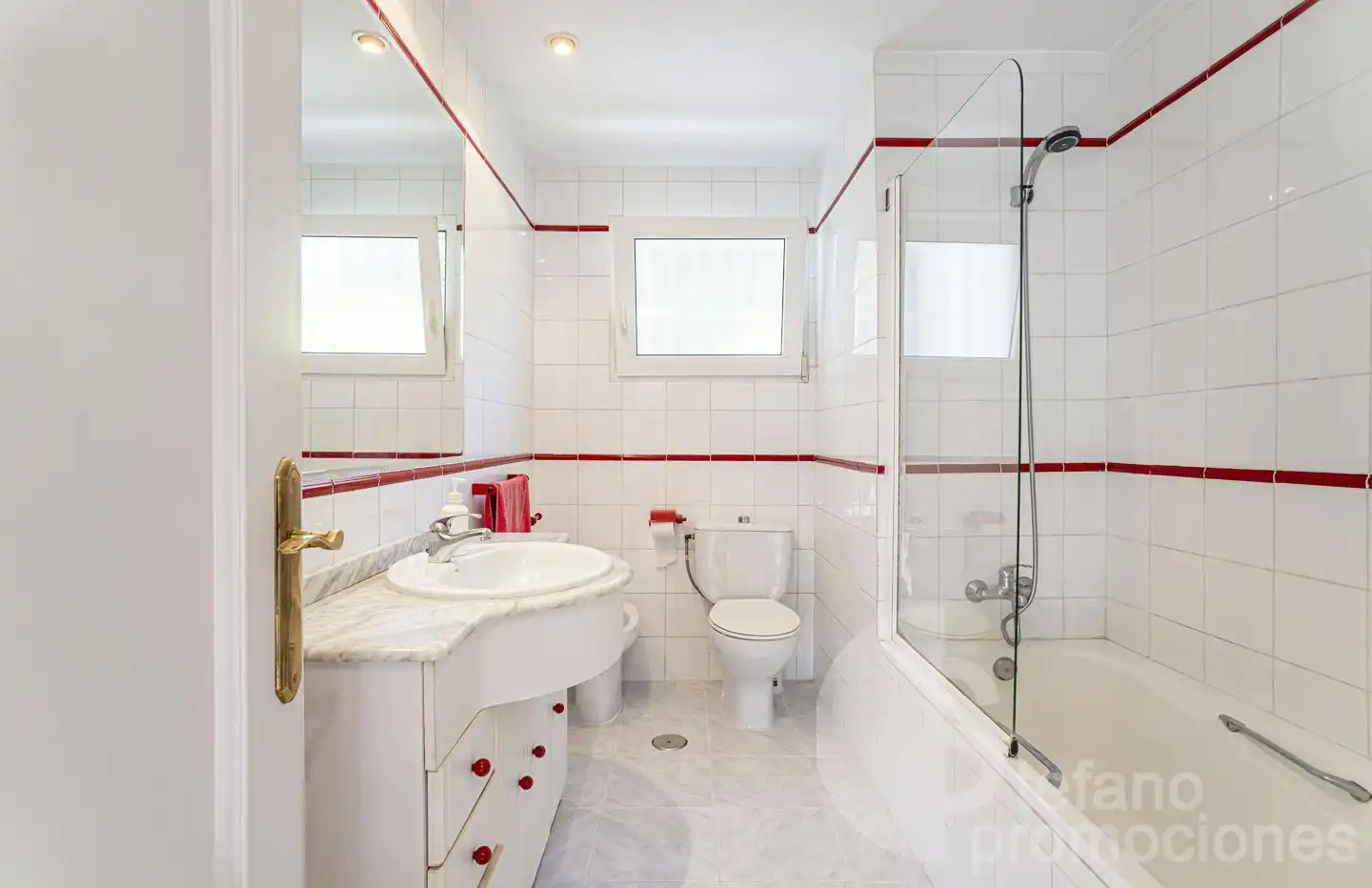 Bathroom of Detached homes for sale in Málaga  with Air Conditioner, Private garden and Terrace