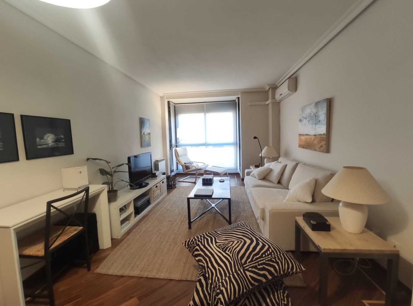 Sala d'estar de Pis de lloguer en  Madrid Capital amb Aire condicionat, Calefacció i Jardí privat