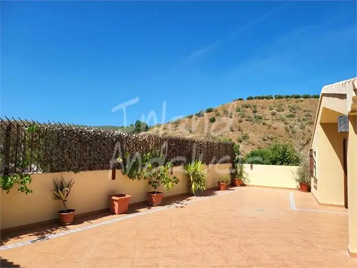 Terrassa de Casa adosada en venda en Cuevas Bajas amb Aire condicionat i Traster