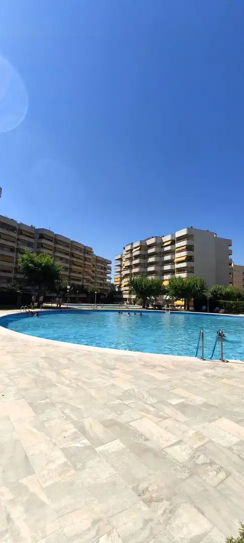 Schwimmbecken von Wohnungen zum Verkauf in Salou mit Heizung, Terrasse und Möbliert