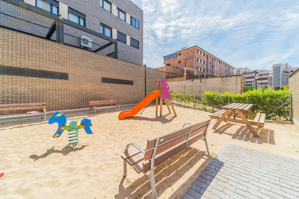 Terrassa de Pis en venda en Arroyomolinos (Madrid) amb Aire condicionat, Calefacció i Jardí privat