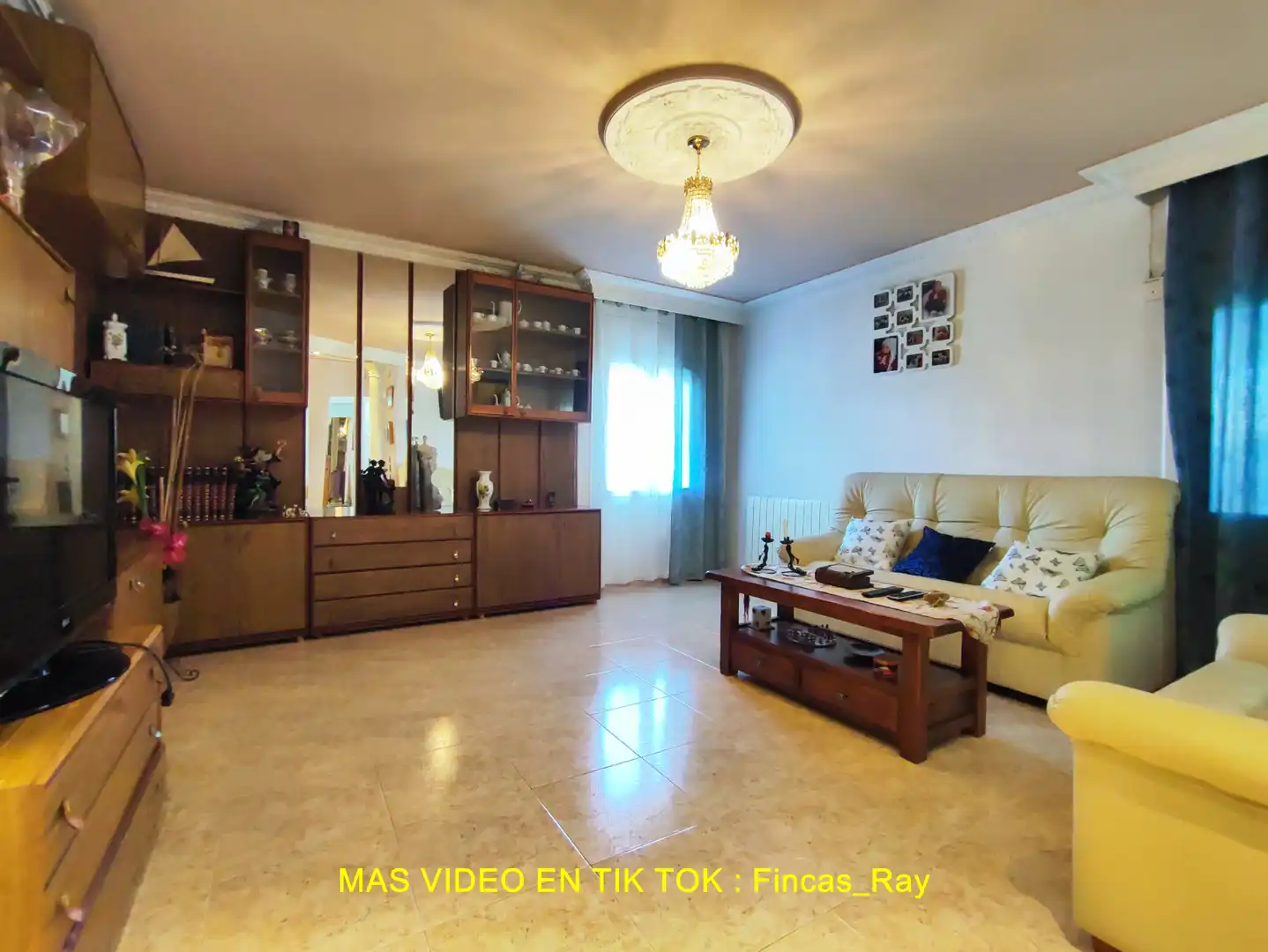Sala d'estar de Casa o xalet en venda en Lliçà d'Amunt amb Aire condicionat, Calefacció i Jardí privat