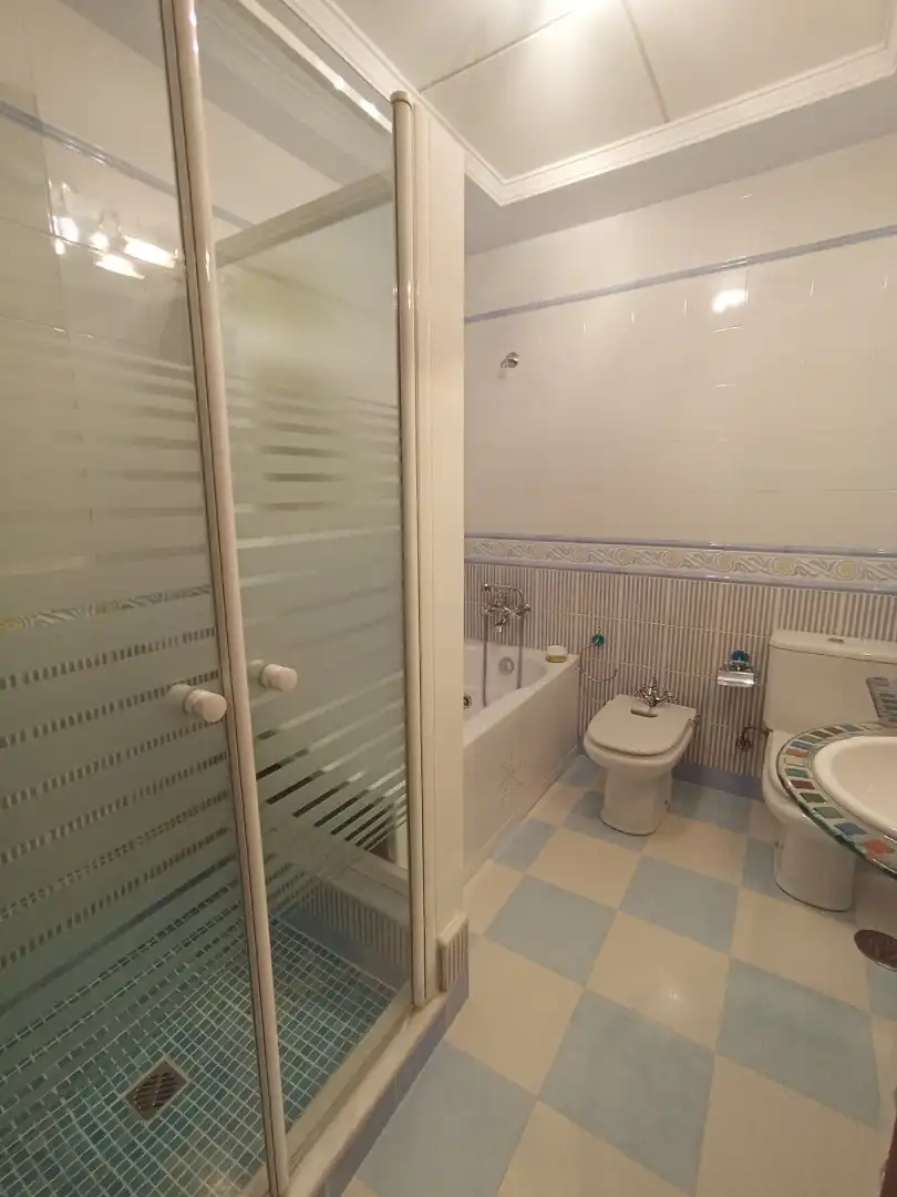 Badezimmer von Haus oder Chalet zum Verkauf in Córdoba mit Klimaanlage, Heizung und Terrasse
