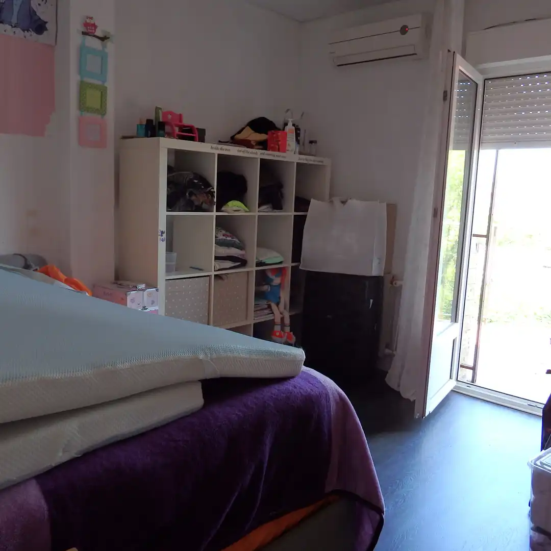 Dormitori de Casa o xalet en venda en Cedillo del Condado amb Aire condicionat, Calefacció i Jardí privat