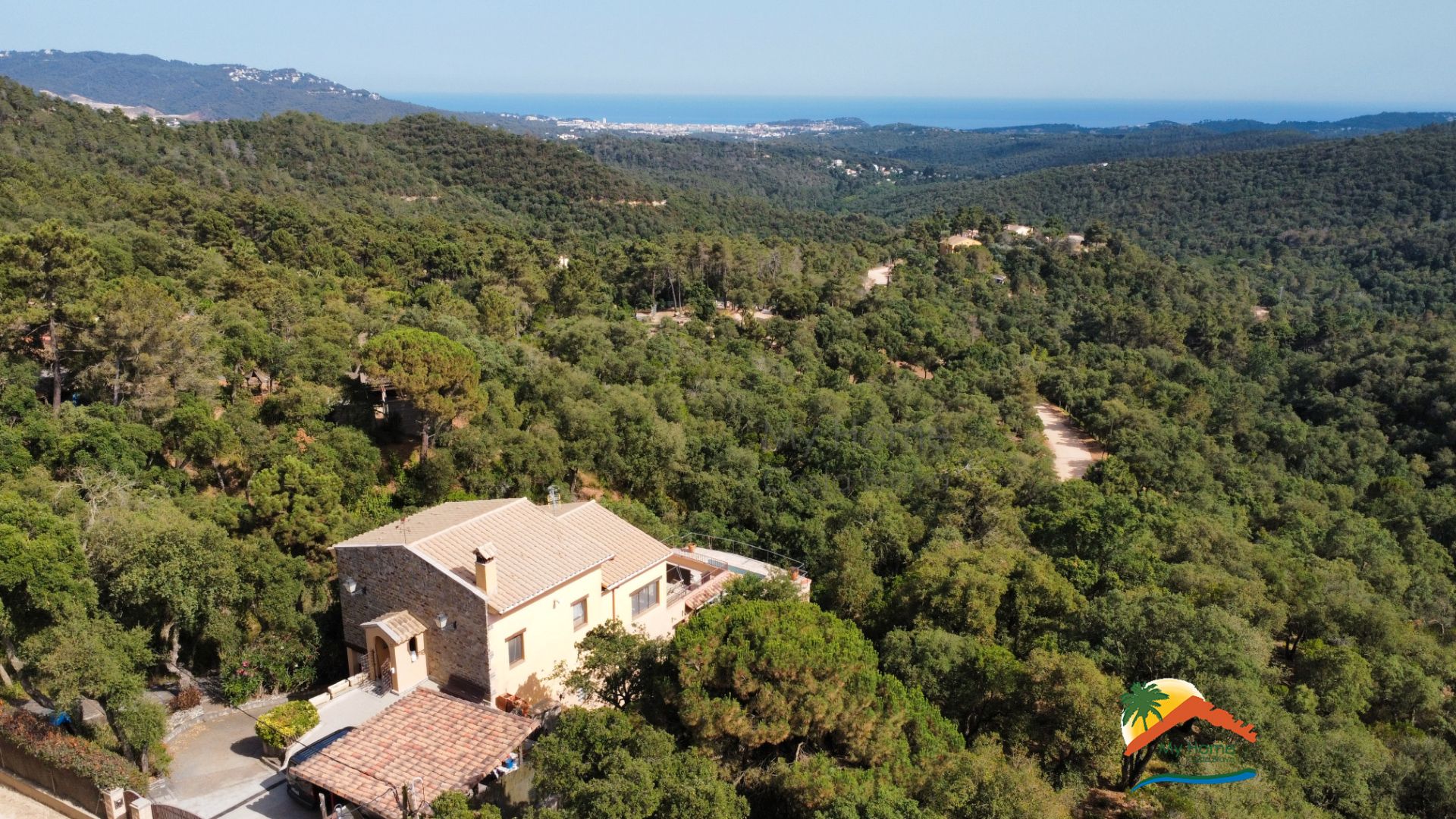 Vista exterior de Casa o xalet en venda en Lloret de Mar amb Calefacció, Jardí privat i Terrassa