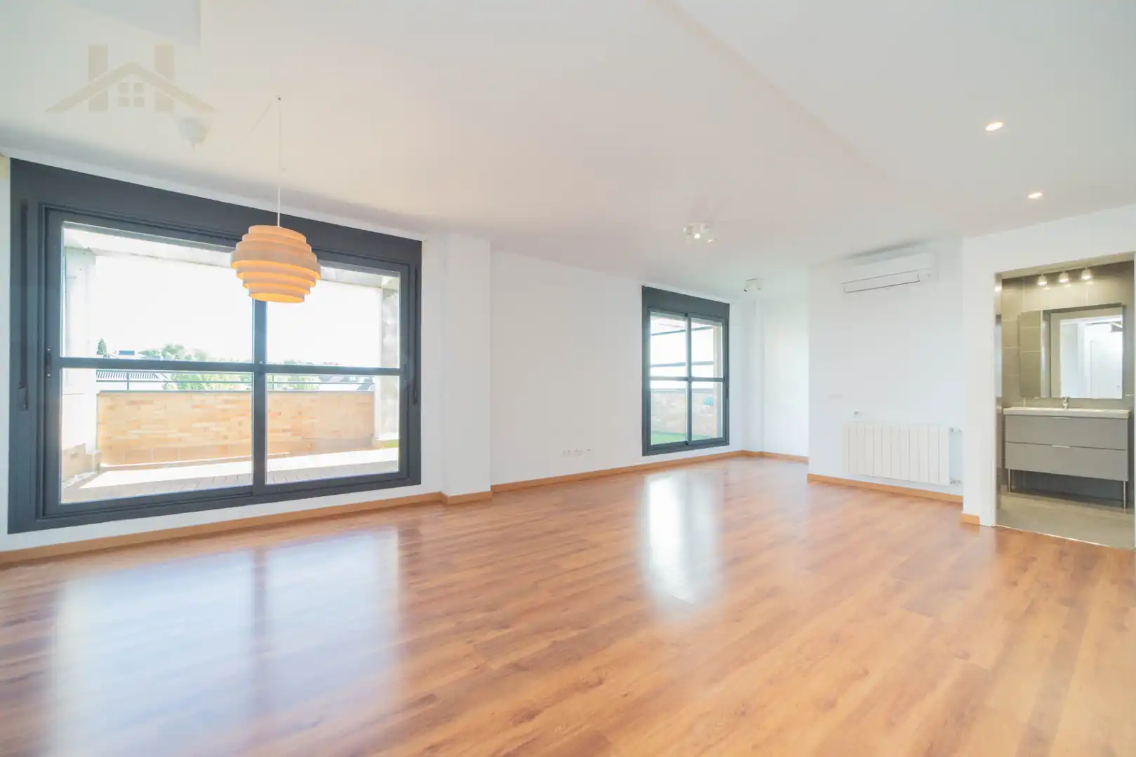 Sala d'estar de Àtic en venda en Boadilla del Monte amb Calefacció, Terrassa i Traster