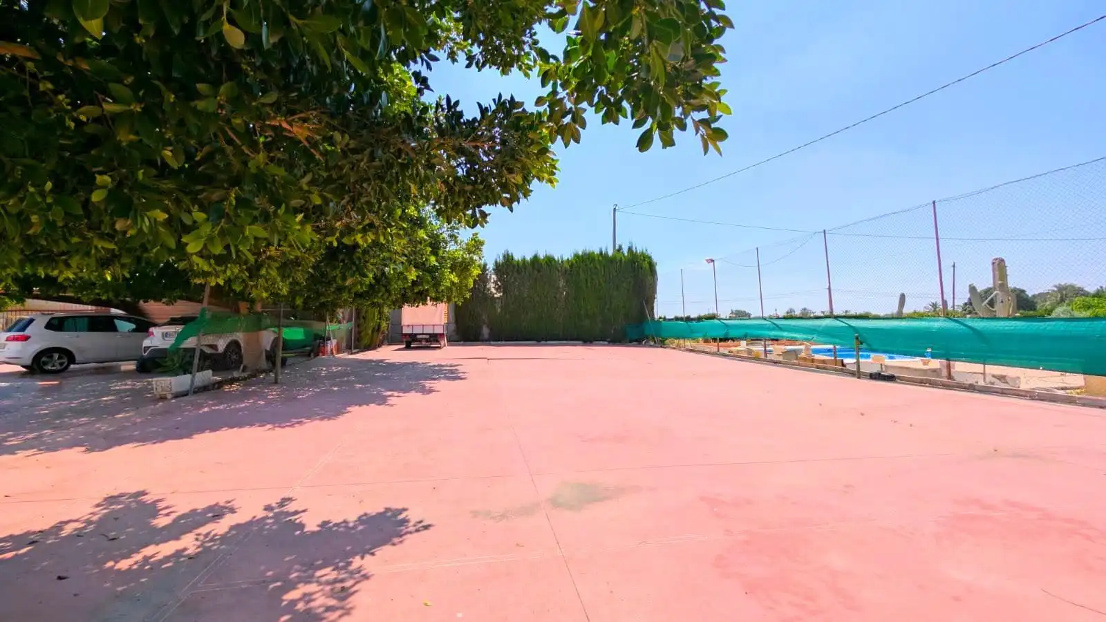 Aparcament de Casa o xalet en venda en Elche / Elx amb Aire condicionat, Calefacció i Jardí privat