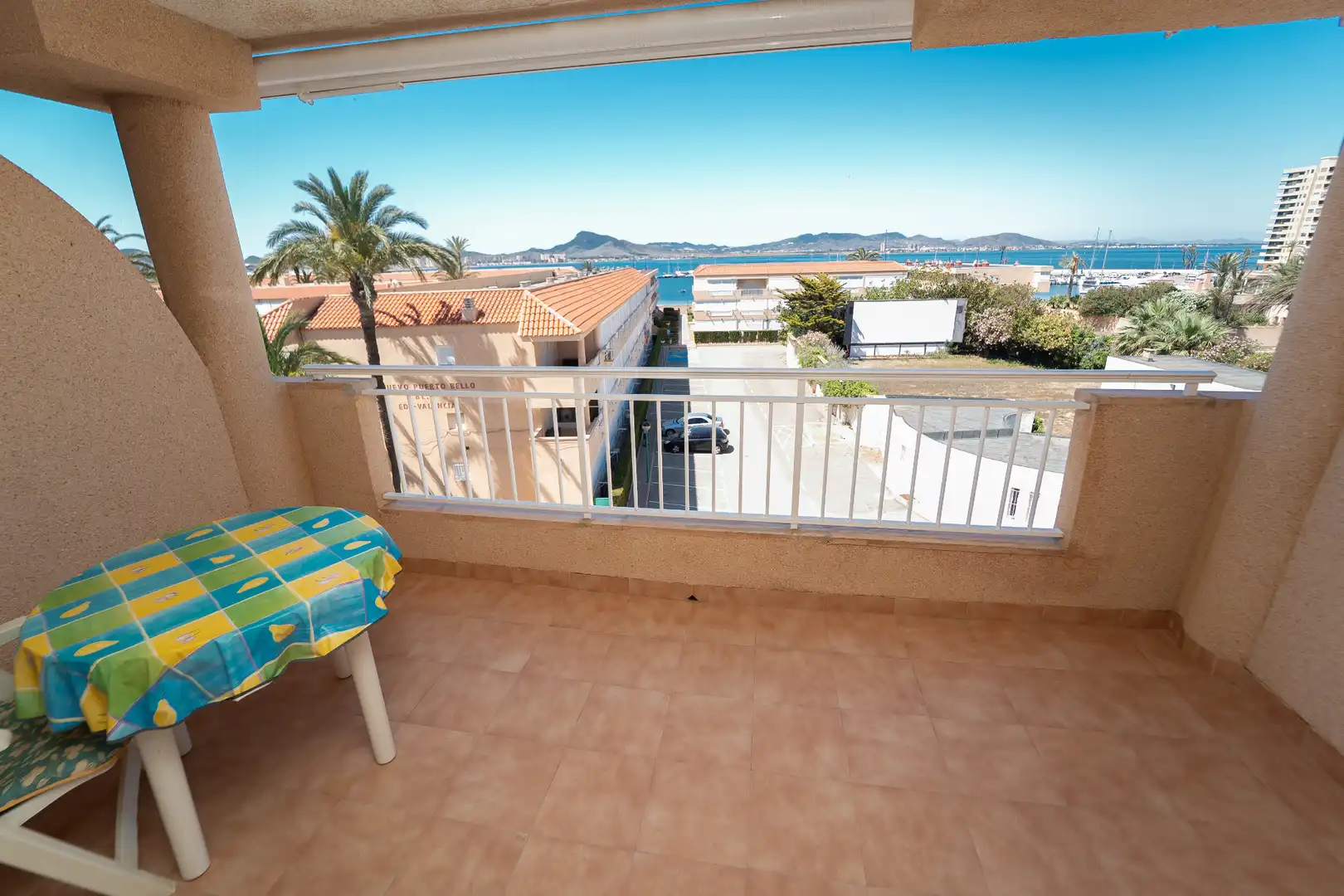 Piso en venta en Plaza Puerto Bello, Entremares