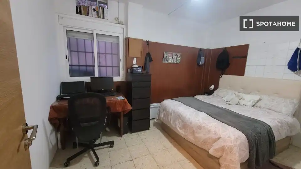 Habitación de Piso para compartir en Sevilla con Aire acondicionado, Terraza y Amueblado