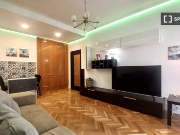 Flat with balcony to rent in Chamartín