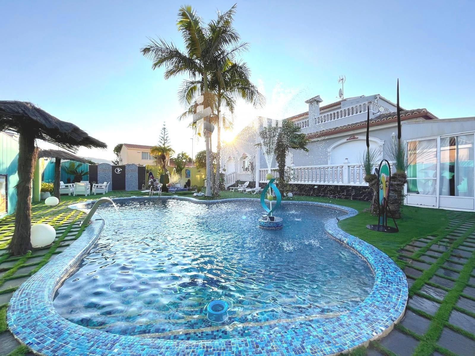 Swimming pool of House or chalet for sale in Gandia  with Air Conditioner, Heating and Terrace