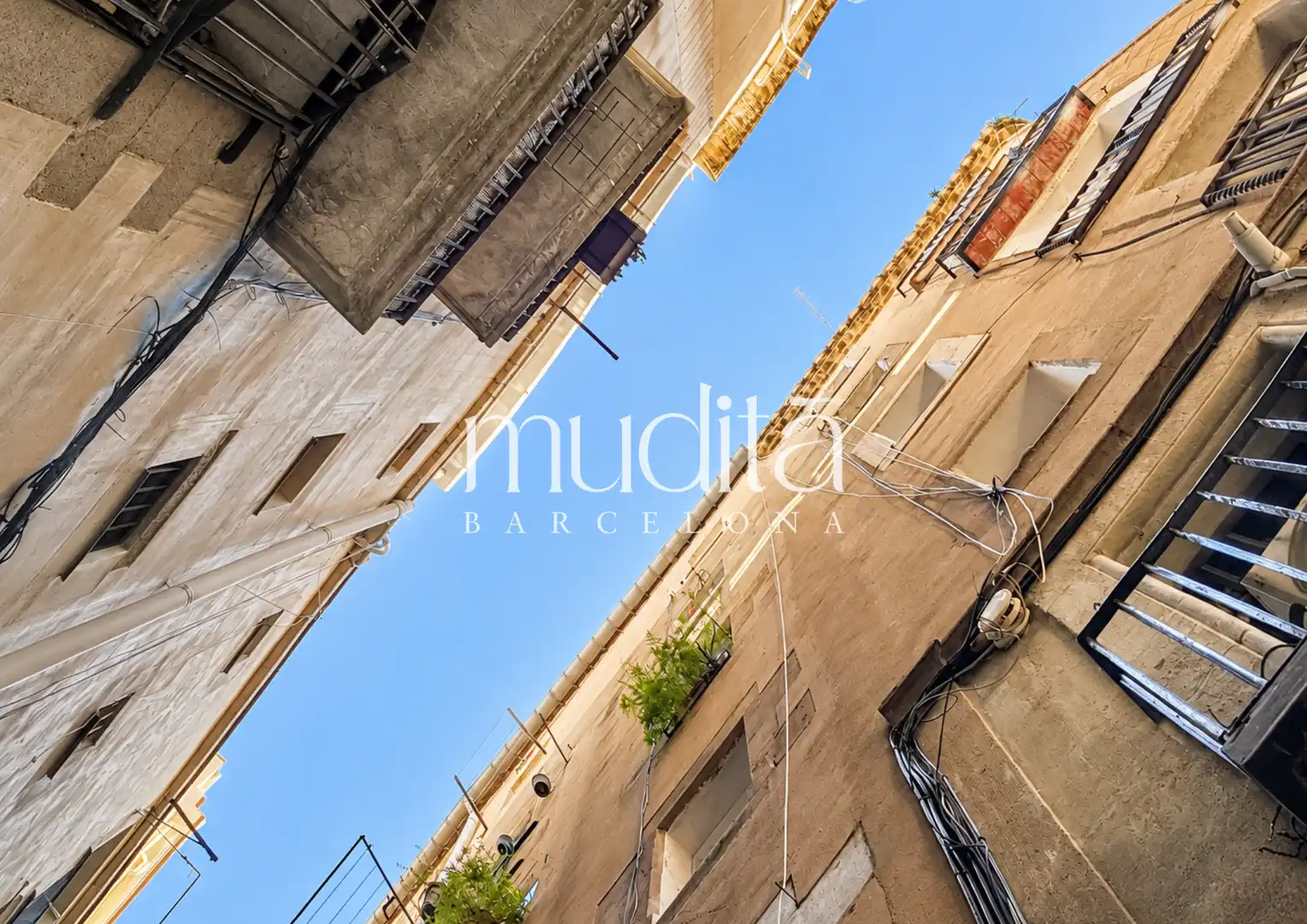 Exterior view of Apartments for sale in Barcelona  with Heating and Alarm
