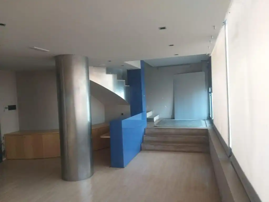 Local comercial en venta en Carrer de Joan Reglà 9, imagen 4