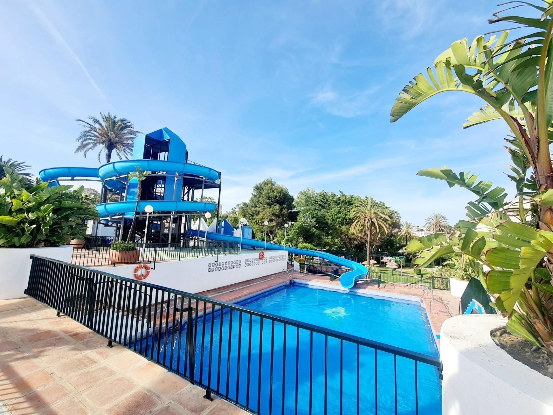 Swimming pool of Study for sale in Benalmádena  with Air Conditioner, Private garden and Terrace