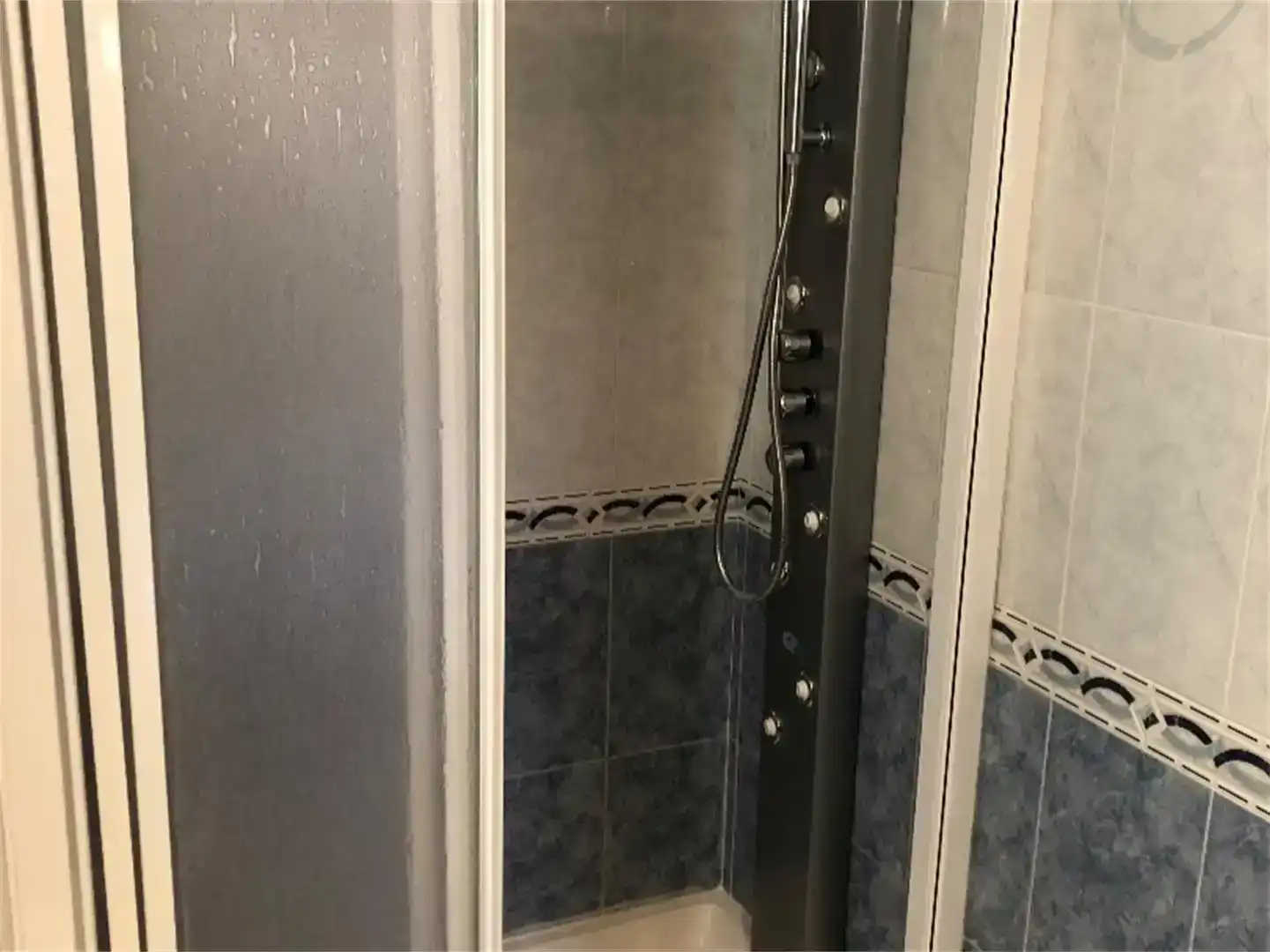 Baño de Piso en venta en Mora de Rubielos con Jardín privado, Trastero y Amueblado