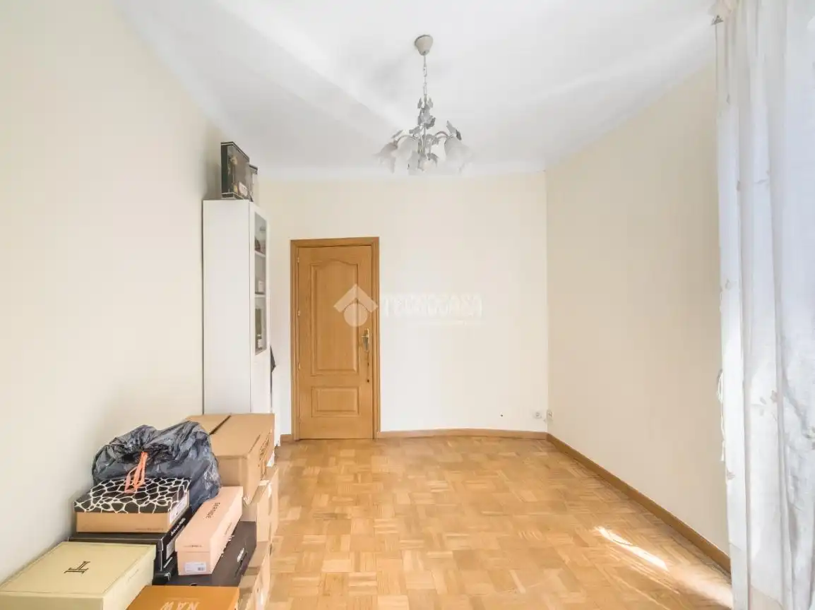Habitación de Piso en venta en Madrid con Calefacción y Parquet