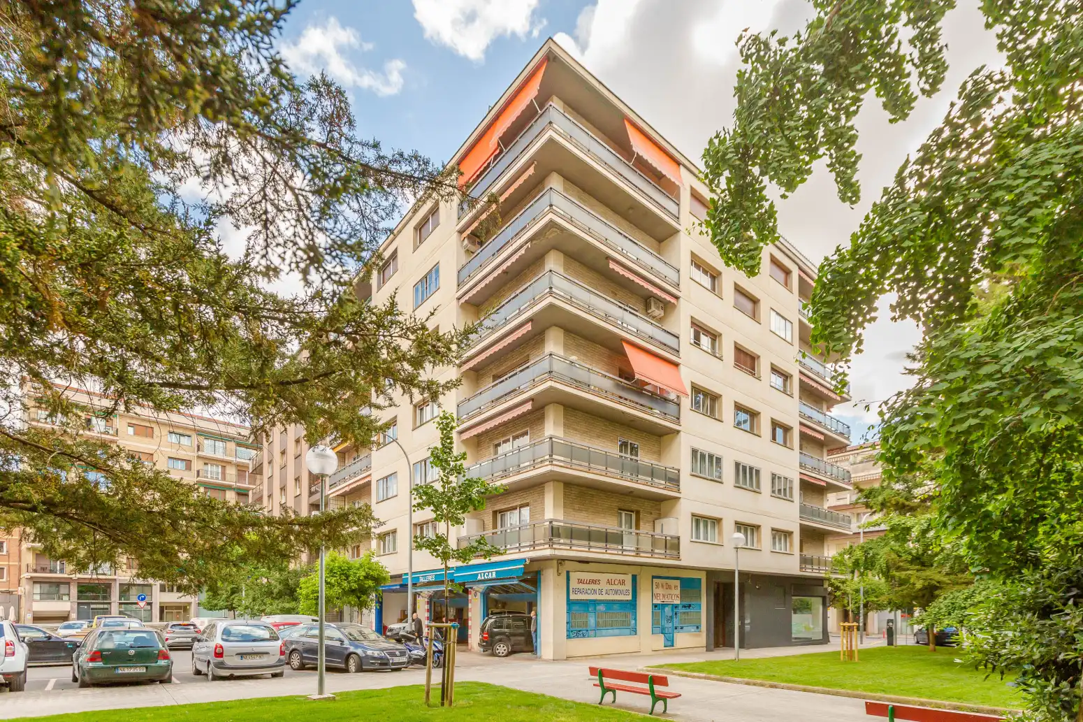 Vista exterior de Piso en venta en  Pamplona / Iruña con Calefacción y Parquet