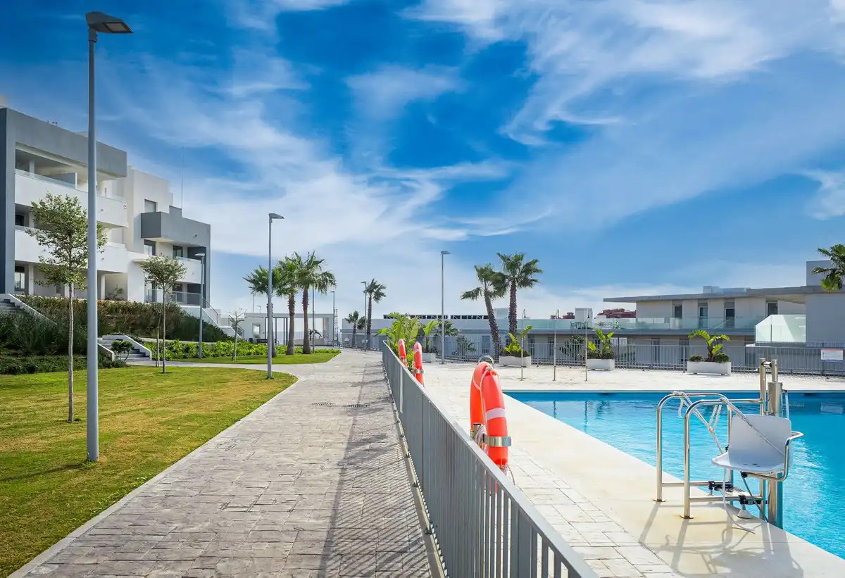 Piscina de Àtic en venda en Estepona amb Aire condicionat, Moblat i TV