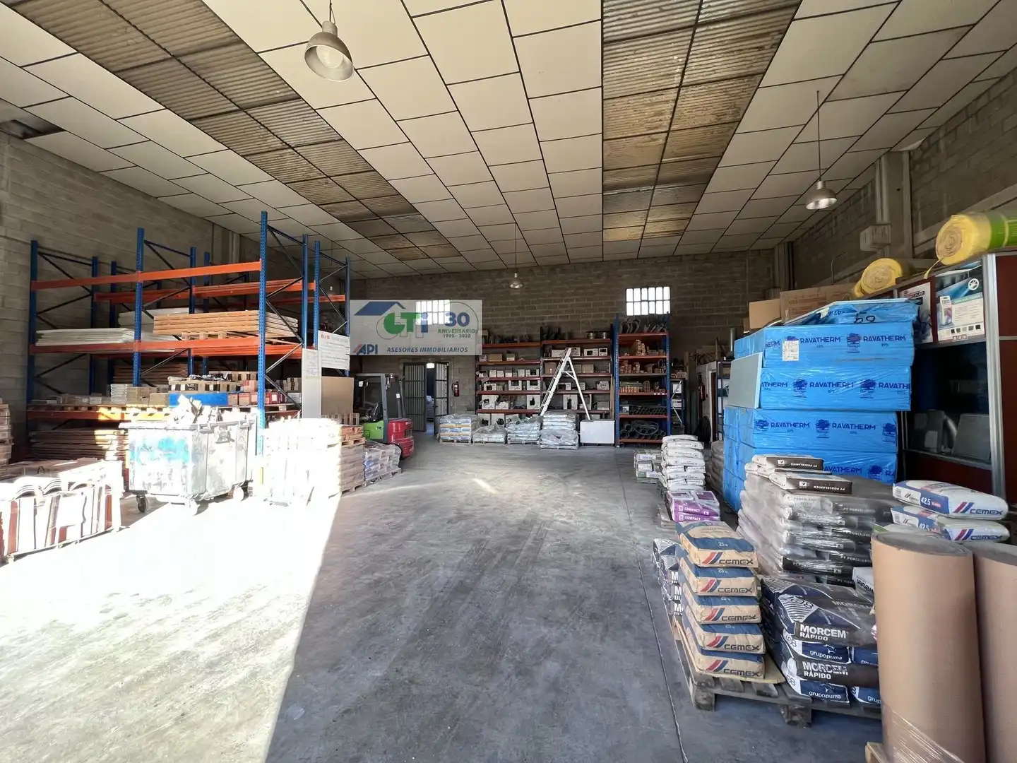 Fabrikhallen zur Miete in Zaragoza