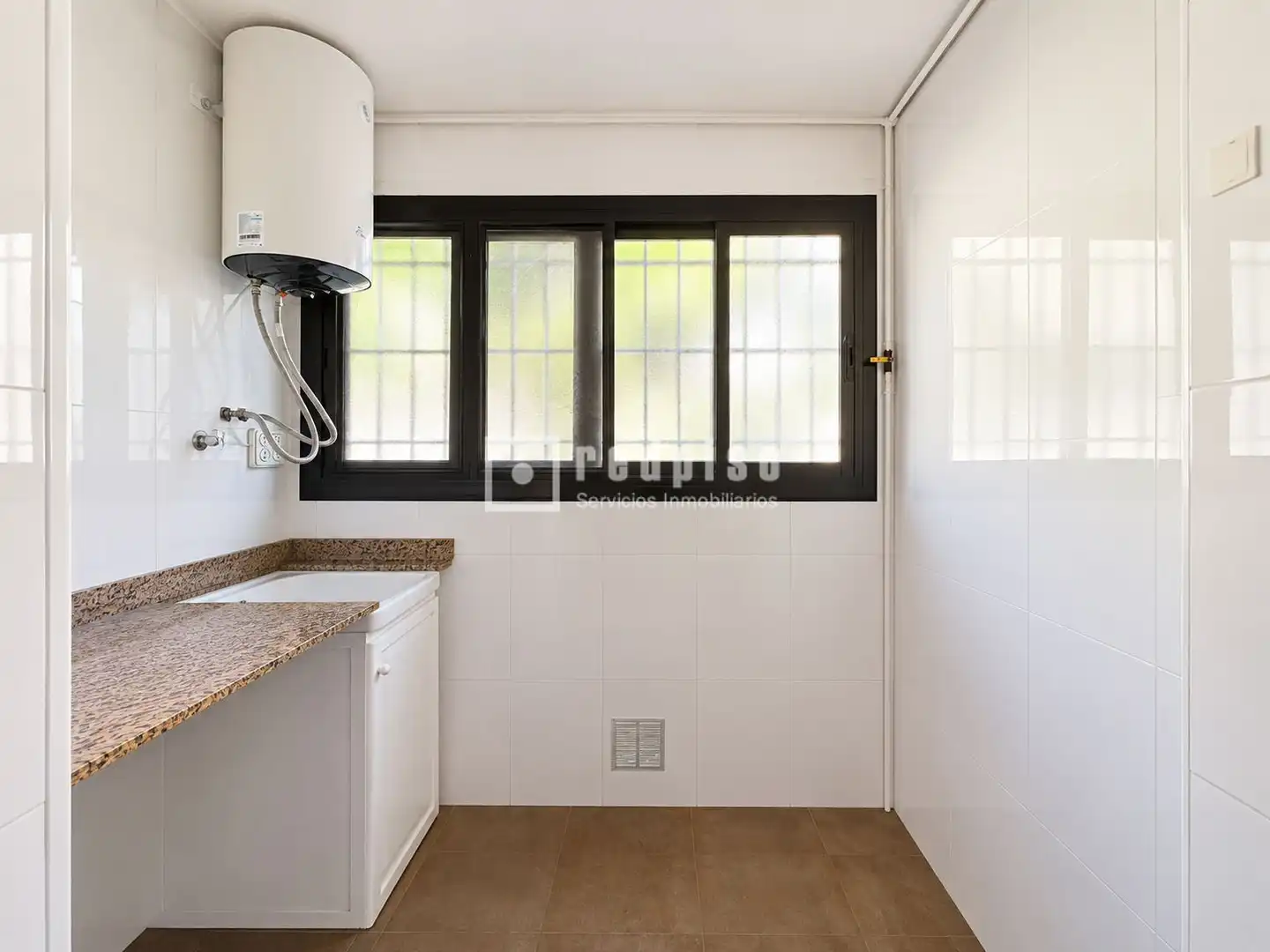 Cocina de Piso en venta en Xirivella con Aire acondicionado y Jardín privado