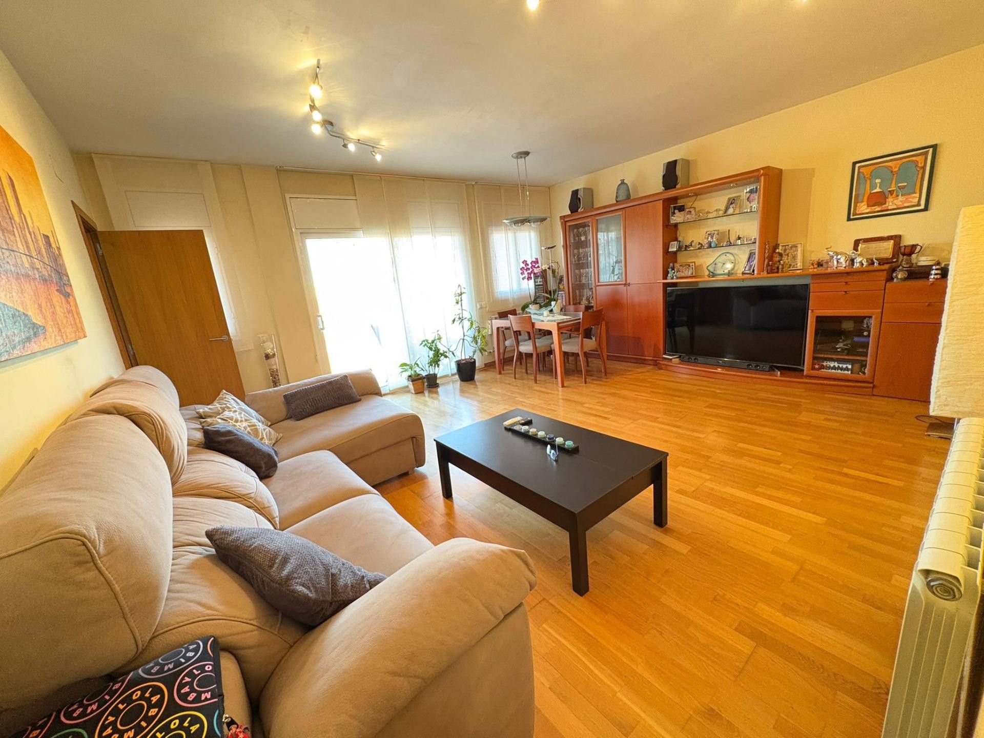 Living room of Flat for sale in Montgat  with Air Conditioner, Heating and Parquet flooring